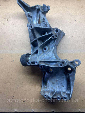 Кріплення генератора 8200066249 RENAULT
