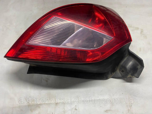 Задня ліва фара 8200073236 RENAULT