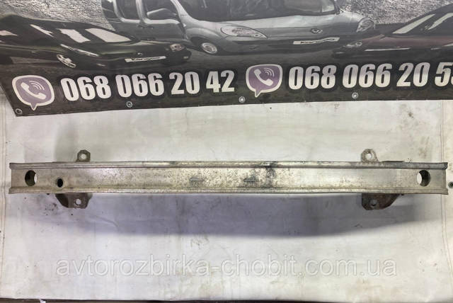Балка бампера переднього 8200124595 RENAULT