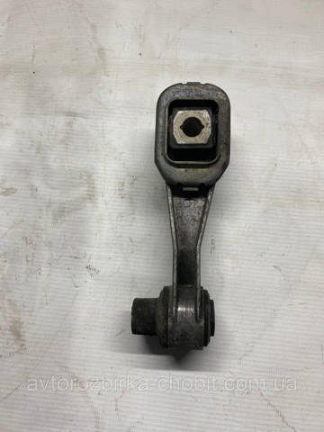 Подушка (опора) двигуна, права верхня 8200239893 RENAULT