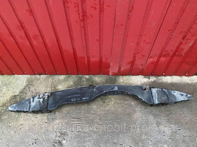 Швелер бампера 8200258961 RENAULT