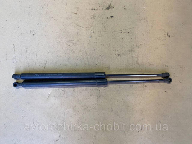 Стійка задніх дверей 904500004R RENAULT