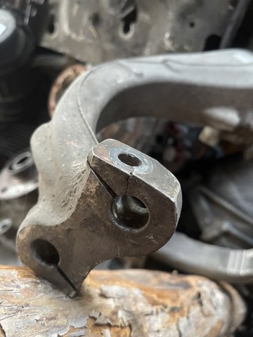 Цапфа передні праві 4H0407254G VAG