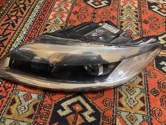 Фара дальнього світла в зборі 4L0941029B VAG