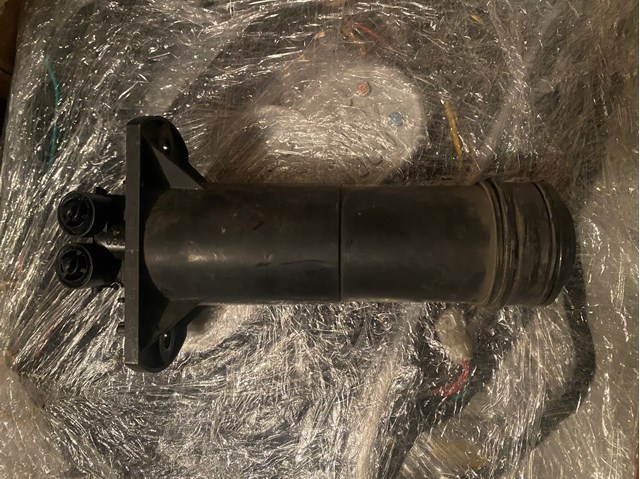 Форсунка омивача фари передньої, лівою 4L0955101 VAG