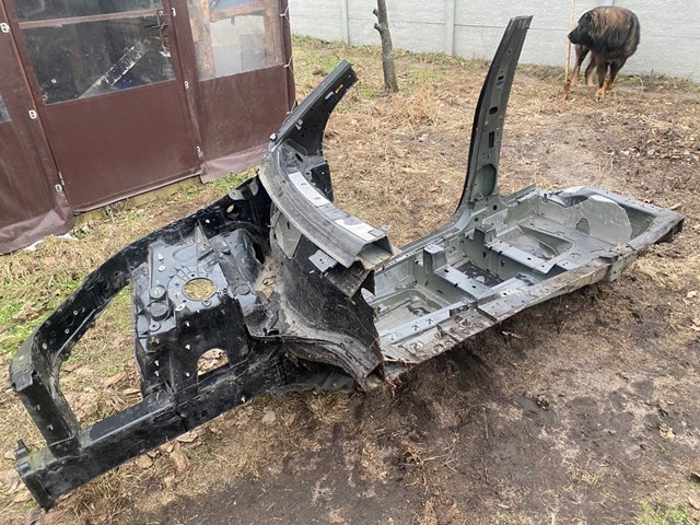 Поріг зовнішній правий 4M0809848A VAG