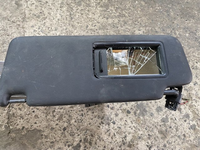 Козирок протисонячний 5G0857551AM3H8 VAG