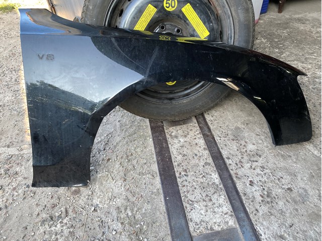Переднє праве крило 8T0821106H VAG