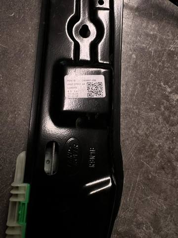 Склопідйомник задніх лівих дверей LR172496 LAND ROVER