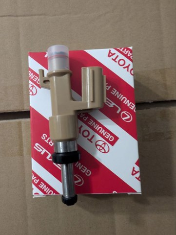 Форсунка інжектора 232500S020 TOYOTA