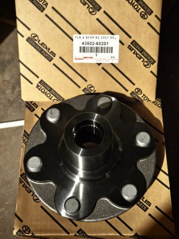 Маточина переднього колеса 4350260201 TOYOTA