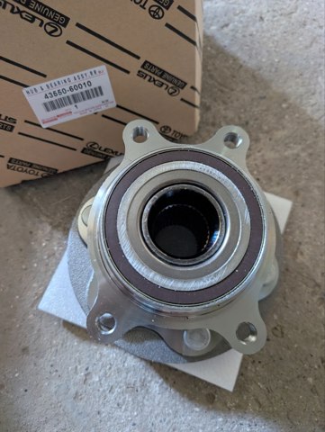 Маточини передніх коліс 4355060010 TOYOTA