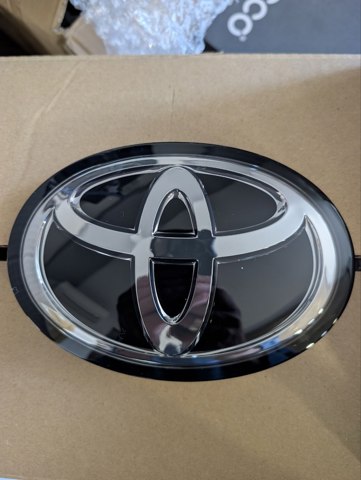 Емблема решітки радіатора 5314142020 TOYOTA