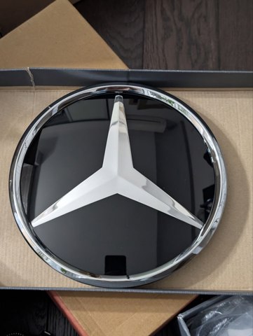 Фірмовий значок решітки радіатора A0008880111 MERCEDES