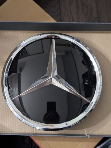Фірмовий значок решітки радіатора A1648880411 MERCEDES