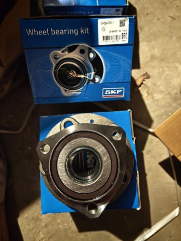 Маточина (передня) VKBA7011 SKF
