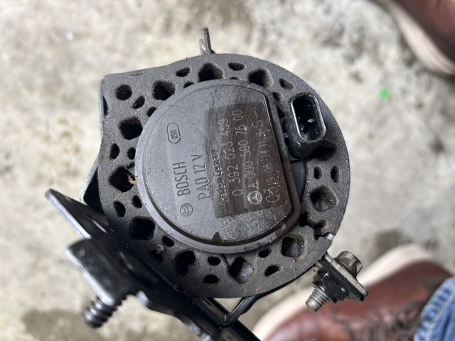 Водяний насос охолодження електричний додатковий 0005007600 MERCEDES