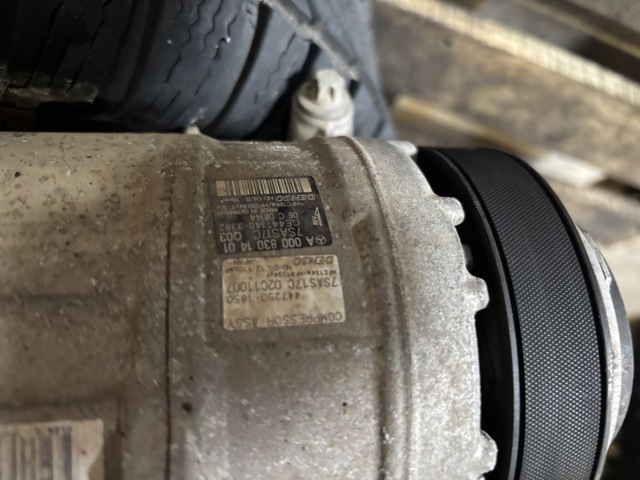 Компресор кондиціонера 0008301401 MERCEDES