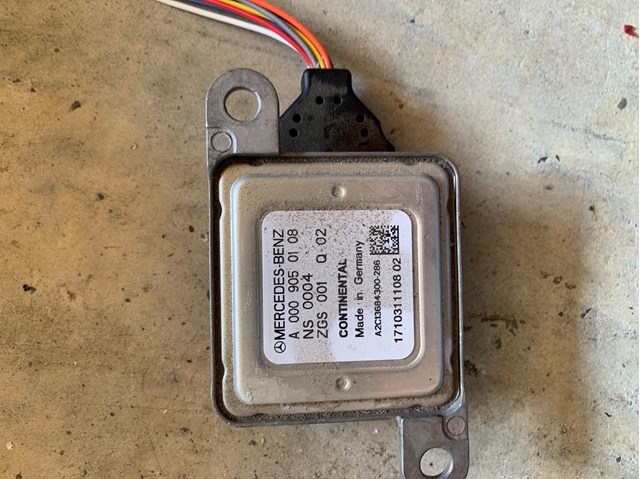 Датчик оксидів азоту NOX, задній 0009050108 MERCEDES