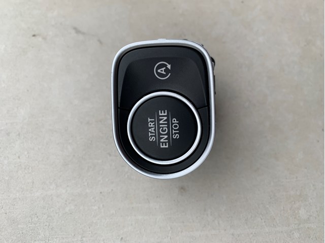 Кнопка запуску двигуна 1679054901 MERCEDES