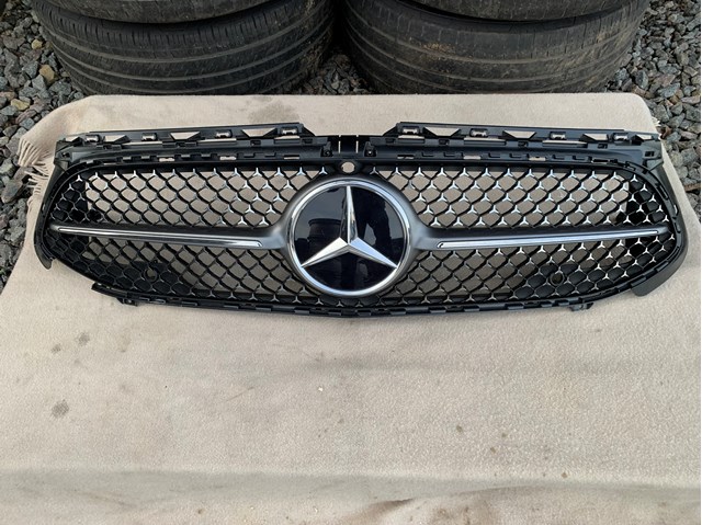 Облицювання радіатора 1778888300 MERCEDES