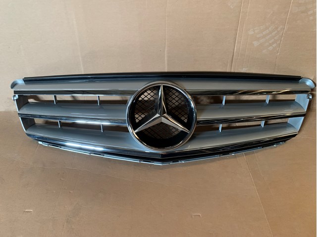 Захисна решітка радіатора 2048800023 MERCEDES