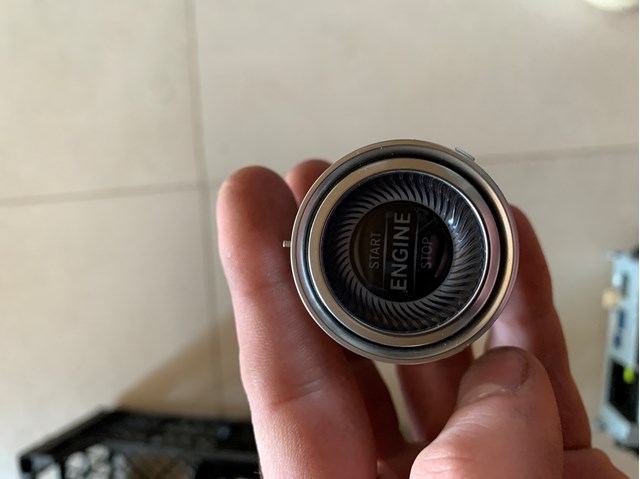 Кнопка запуску двигуна 2139055500 MERCEDES