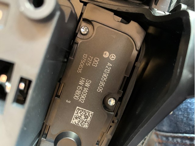 Блок кнопок центральної консолі 2139059505 MERCEDES