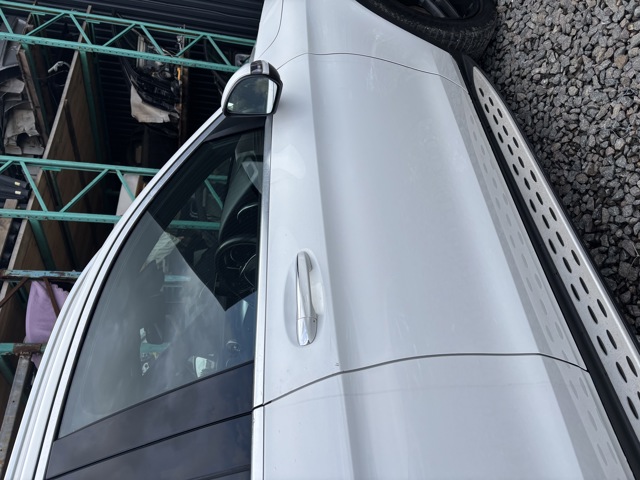 Дверка передня права 2537200405 MERCEDES