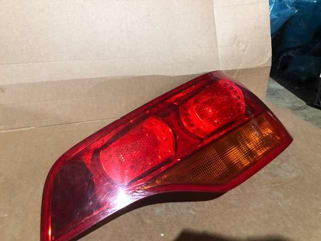Задні ліхтарі 4L0945094 VAG