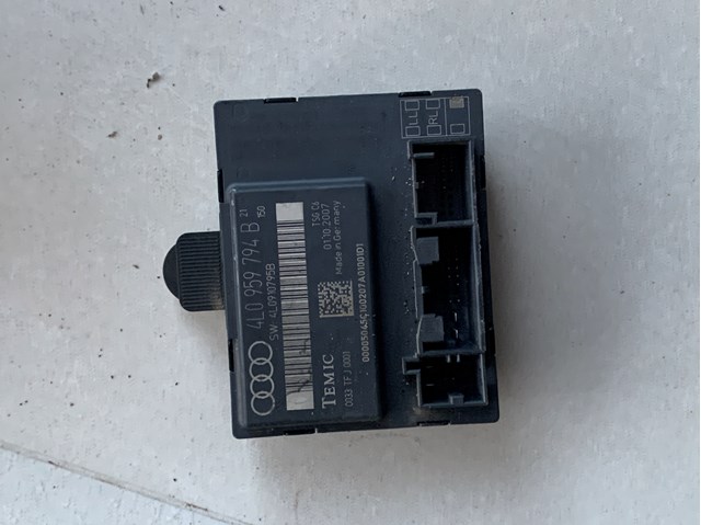 Блок комфорту задніх дверей 4L0959794B VAG