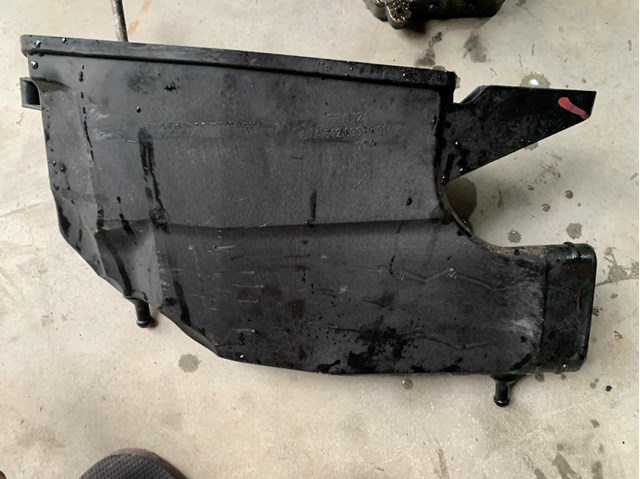 Корпус повітряного фільтра, правий 6420903601 MERCEDES