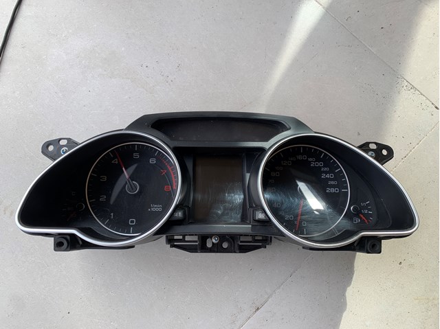 Щиток приладів 8T0920983 VAG