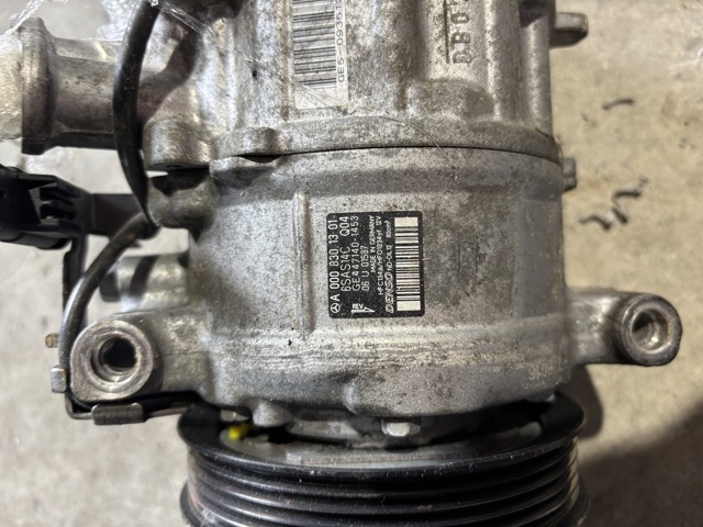 Компресор кліматичної установки A0008301301 MERCEDES