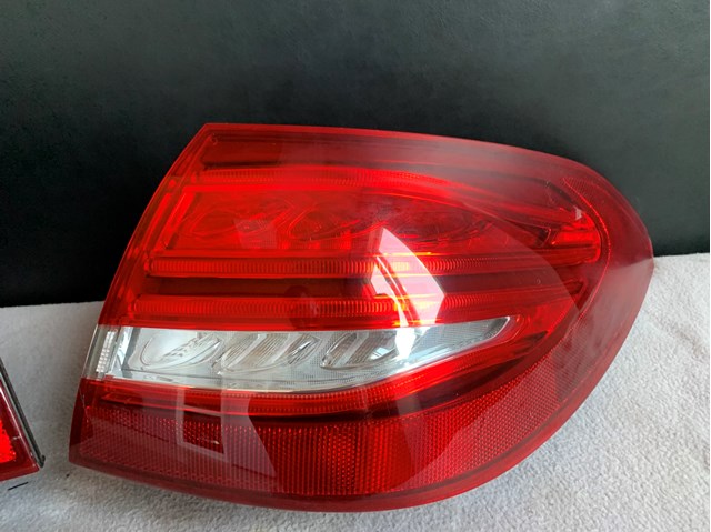 Задні ліхтарі A2059060303 MERCEDES