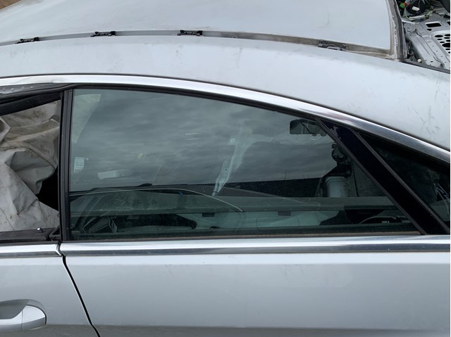 Скло заднє ліве A2076700110 MERCEDES