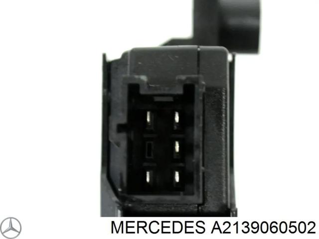 Мотор склопідйомника дверей задніх, лівих A2139060502 MERCEDES