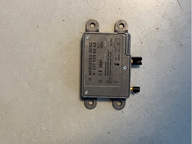 Підсилювач сигналу антени A2219050040 MERCEDES