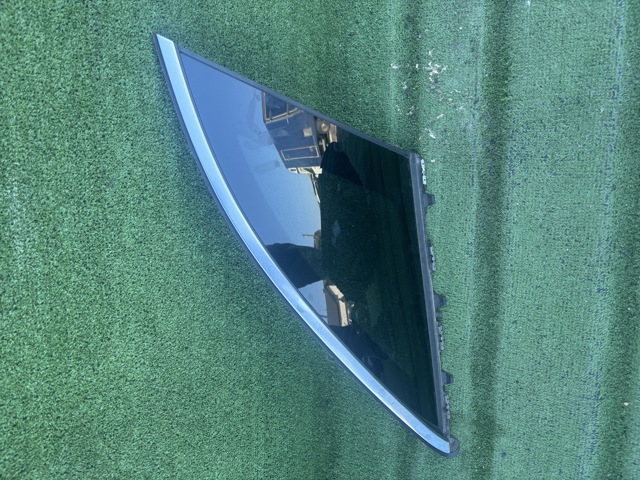 Стукло багажника, праве A2536703800 MERCEDES
