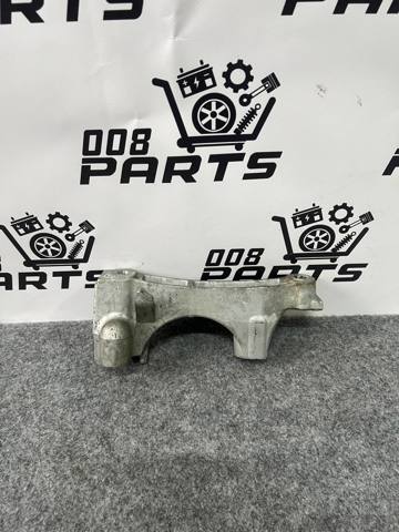 Кронштейн подушки (опори) двигуна, правої 12341F0010 TOYOTA