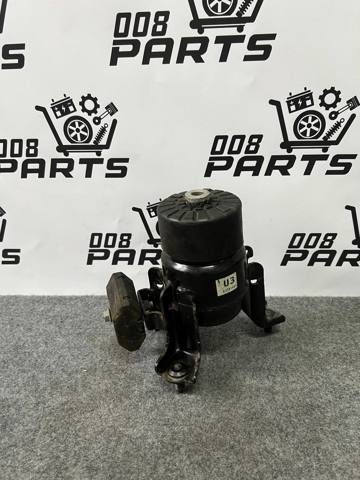 Кронштейн подушки (опори) двигуна, передньої 1236125090 TOYOTA
