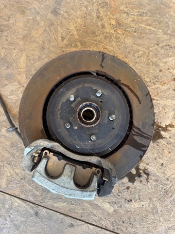 Цапфа передня ліва 432020E010 TOYOTA