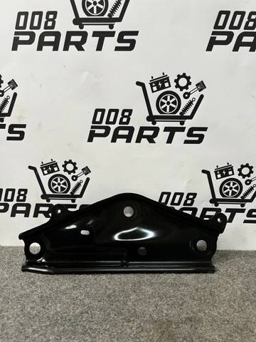 Кронштейн передньої балки 5225742020 TOYOTA