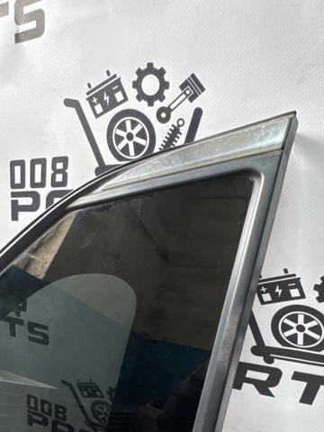 Скло кузова/багажного відсіку, праве 6271042350 TOYOTA