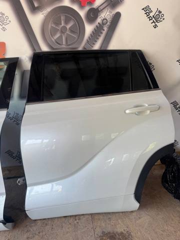 Двері пасажирськи задні ліві 670040E190 TOYOTA