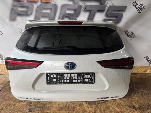 Задні двері багажника 670050E540 TOYOTA