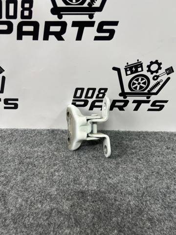 Петля передніх дверей, правих 6873002080 TOYOTA