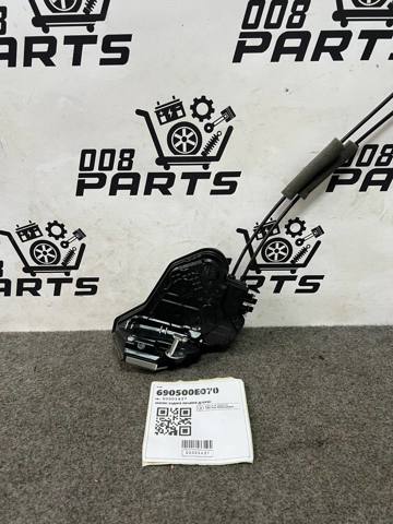 Замок задньої дверї, правої 690500E070 TOYOTA