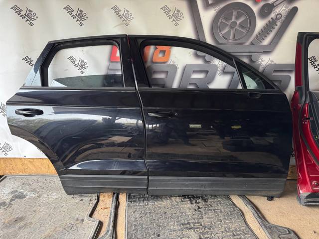 Двері пасажирські задні праві 760833052B VAG