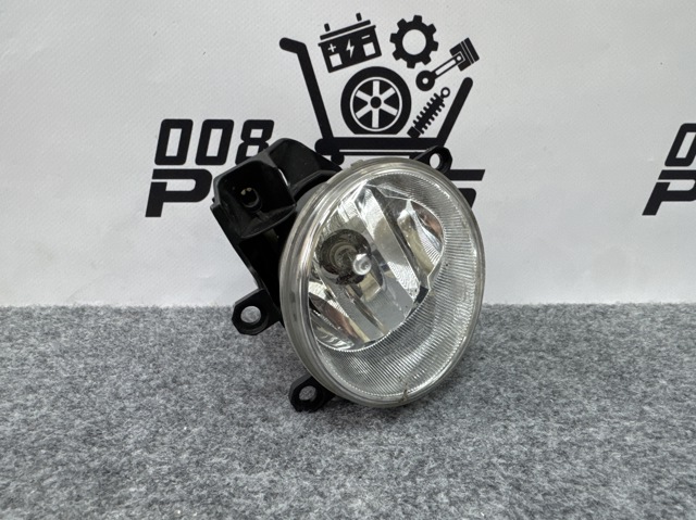 Туманка права 8121060180 TOYOTA